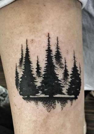 Несколько елок в виде татуировки