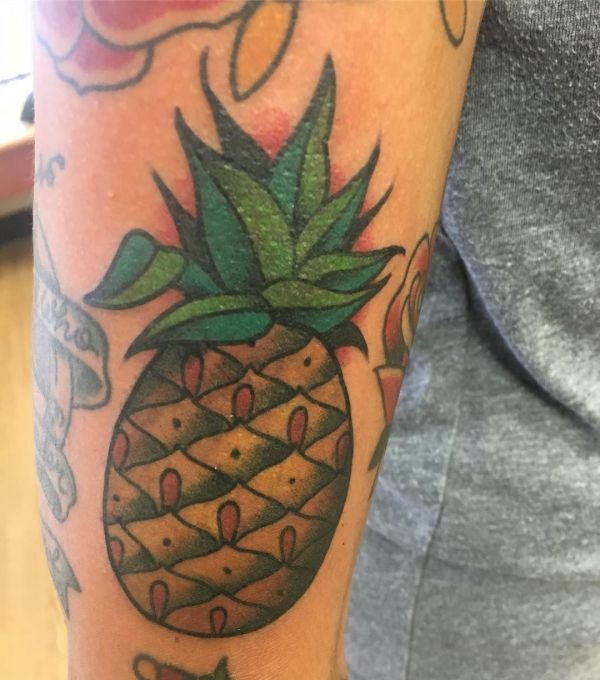 Татуировка фрукта ананаса