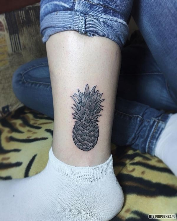 Татуировка ананас
