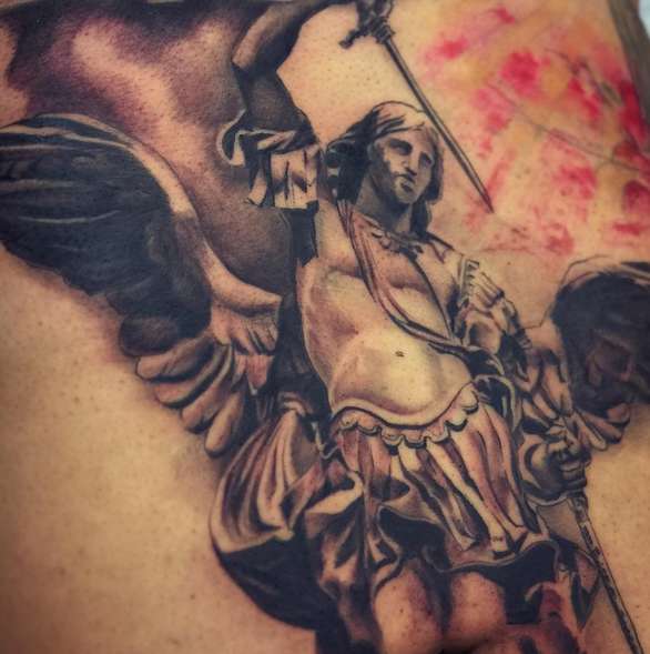 Татуировка архангел с мечом