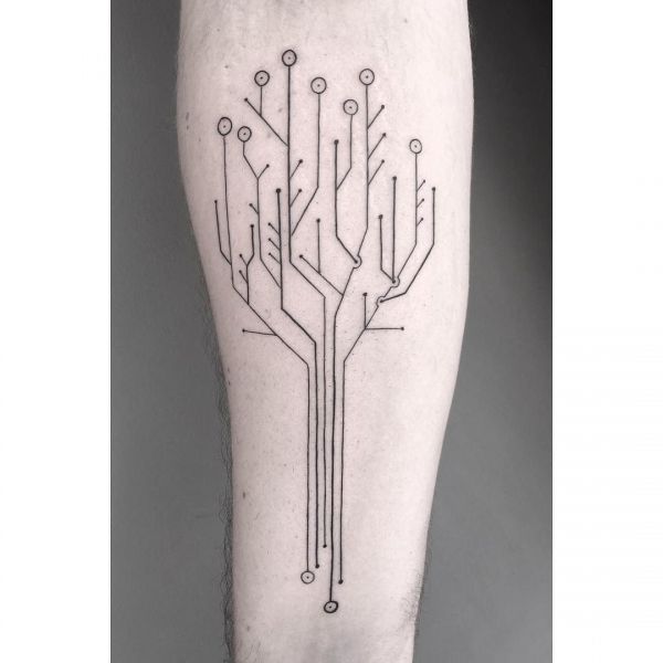 Контур в виде татуировки дерево