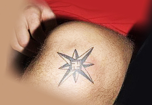 7-tatuirovka-zvezdy-na-kolenyah.jpg