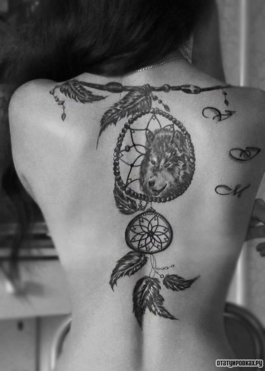 Фотография татуировки под названием «Ловец снов с волком»