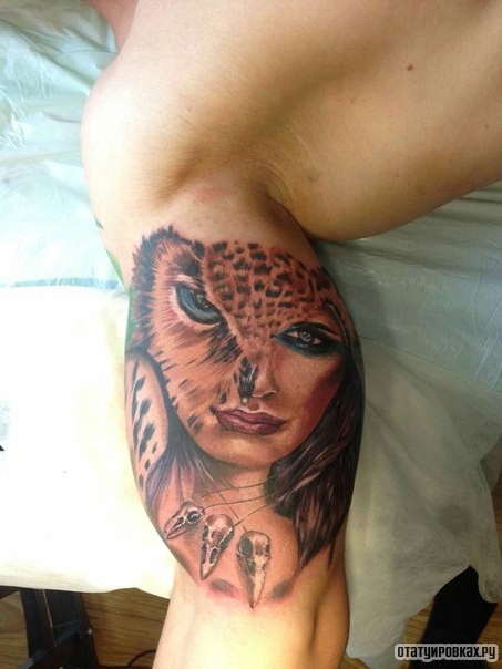 Фотография татуировки под названием «Девушка сова»