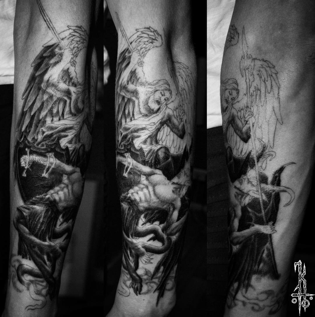 Фотография татуировки под названием «Ангел и дьявол»