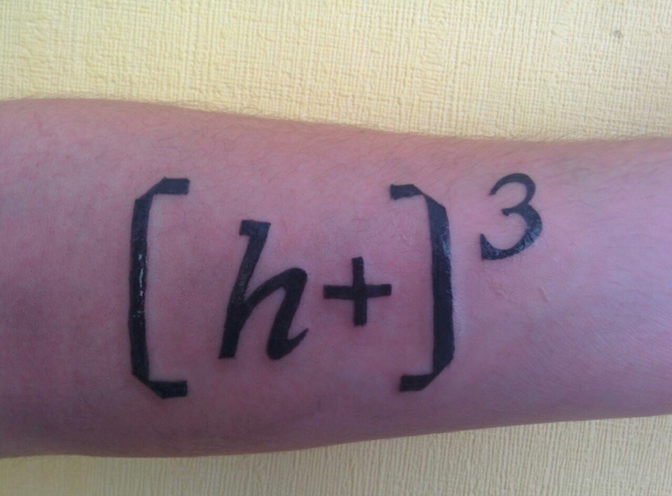 Фотография татуировки под названием «Формула»