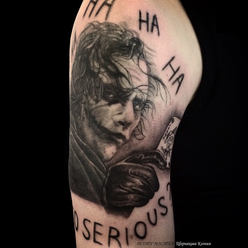 Фотография татуировки под названием «Джокер с надписью»