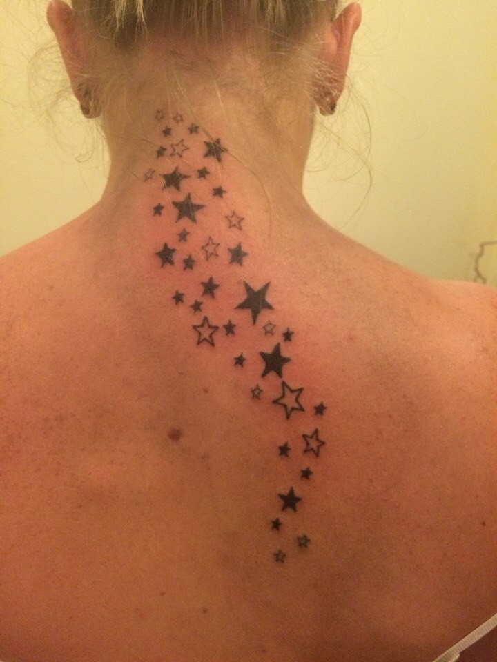Фотография татуировки под названием «Звезды»