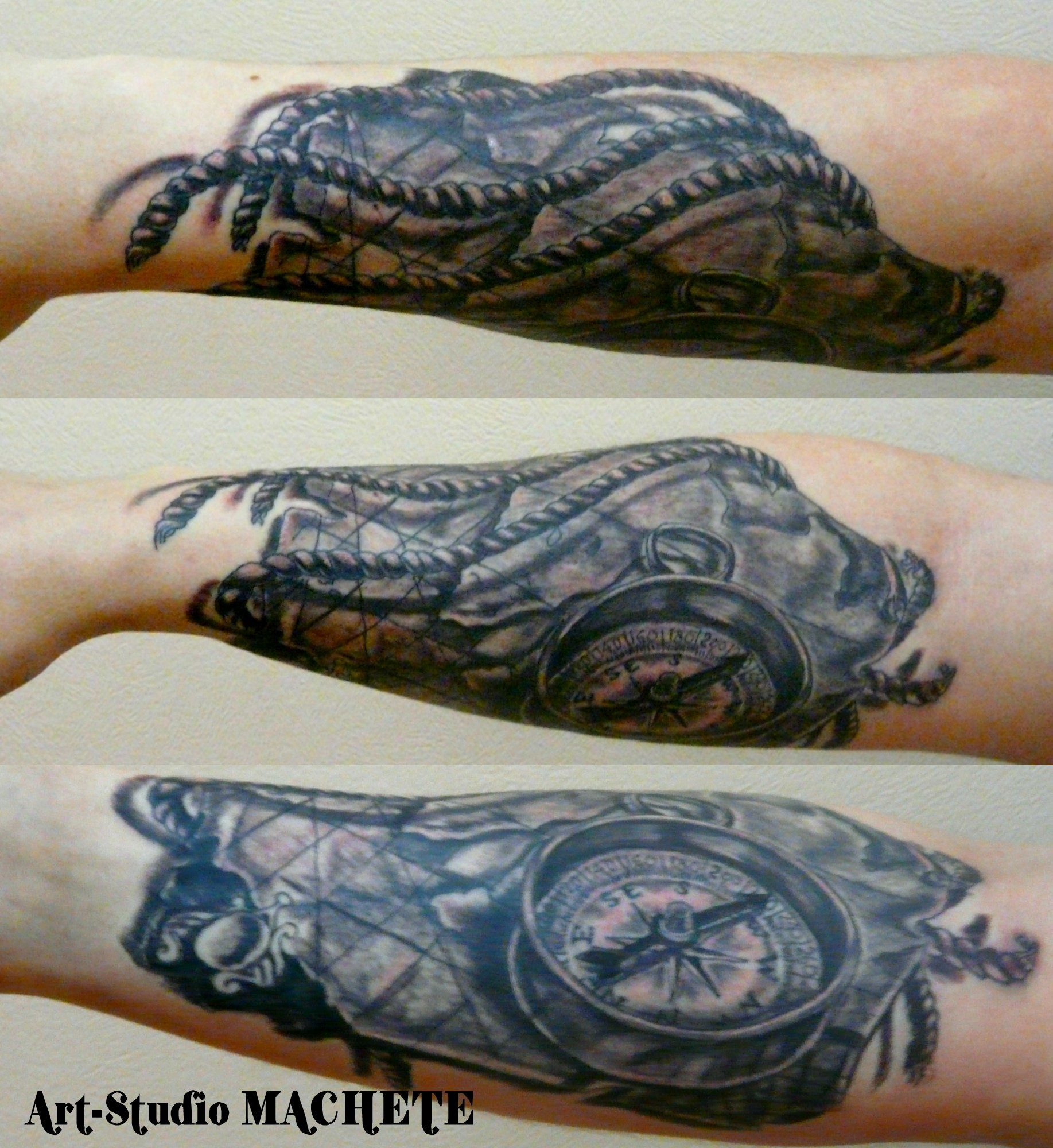 Фотография татуировки под названием «Карта с компасом»