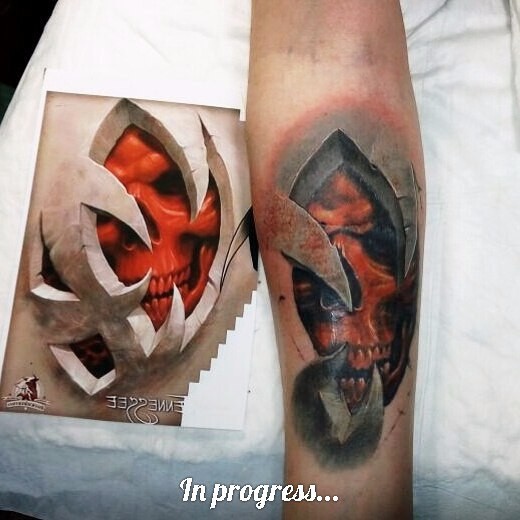 Фотография татуировки под названием «Череп под кожей»