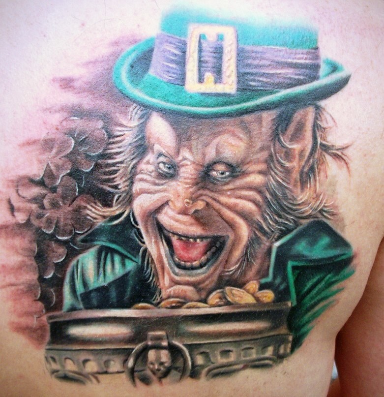 Фотография татуировки под названием «Мультяшный герой в шляпе»