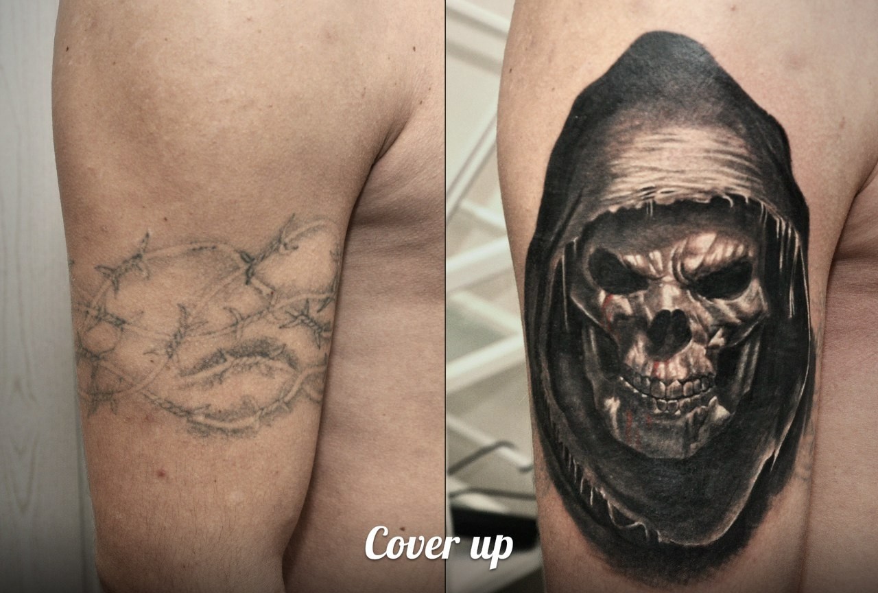 Фотография татуировки под названием «Череп в плаще»
