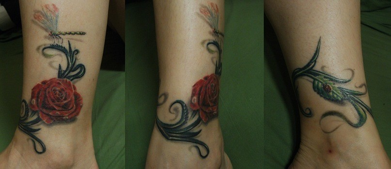 Фотография татуировки под названием «Узор с розой»