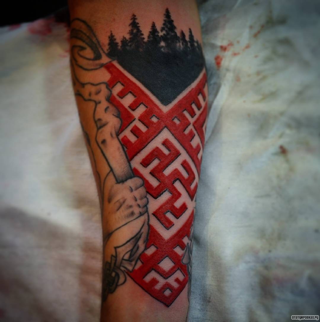 Фотография татуировки под названием «Русские узоры»