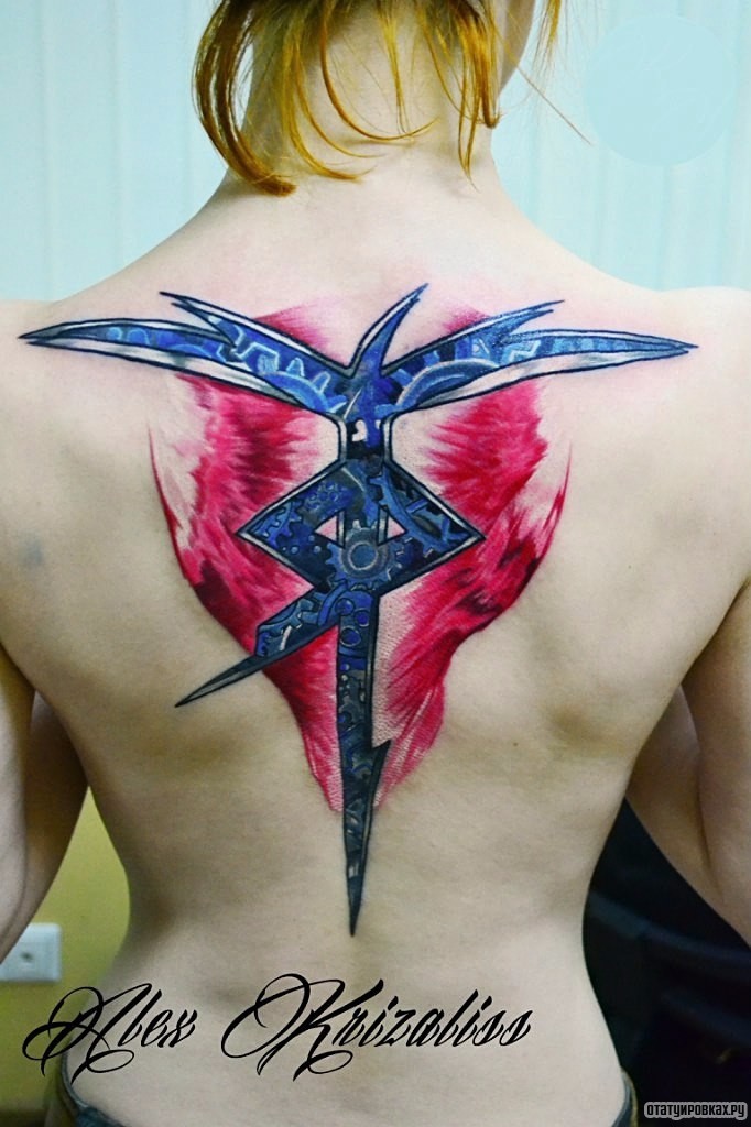 Фотография татуировки под названием «Узор на красном фоне»