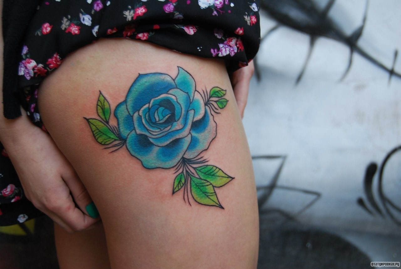 Фотография татуировки под названием «Синяя роза»