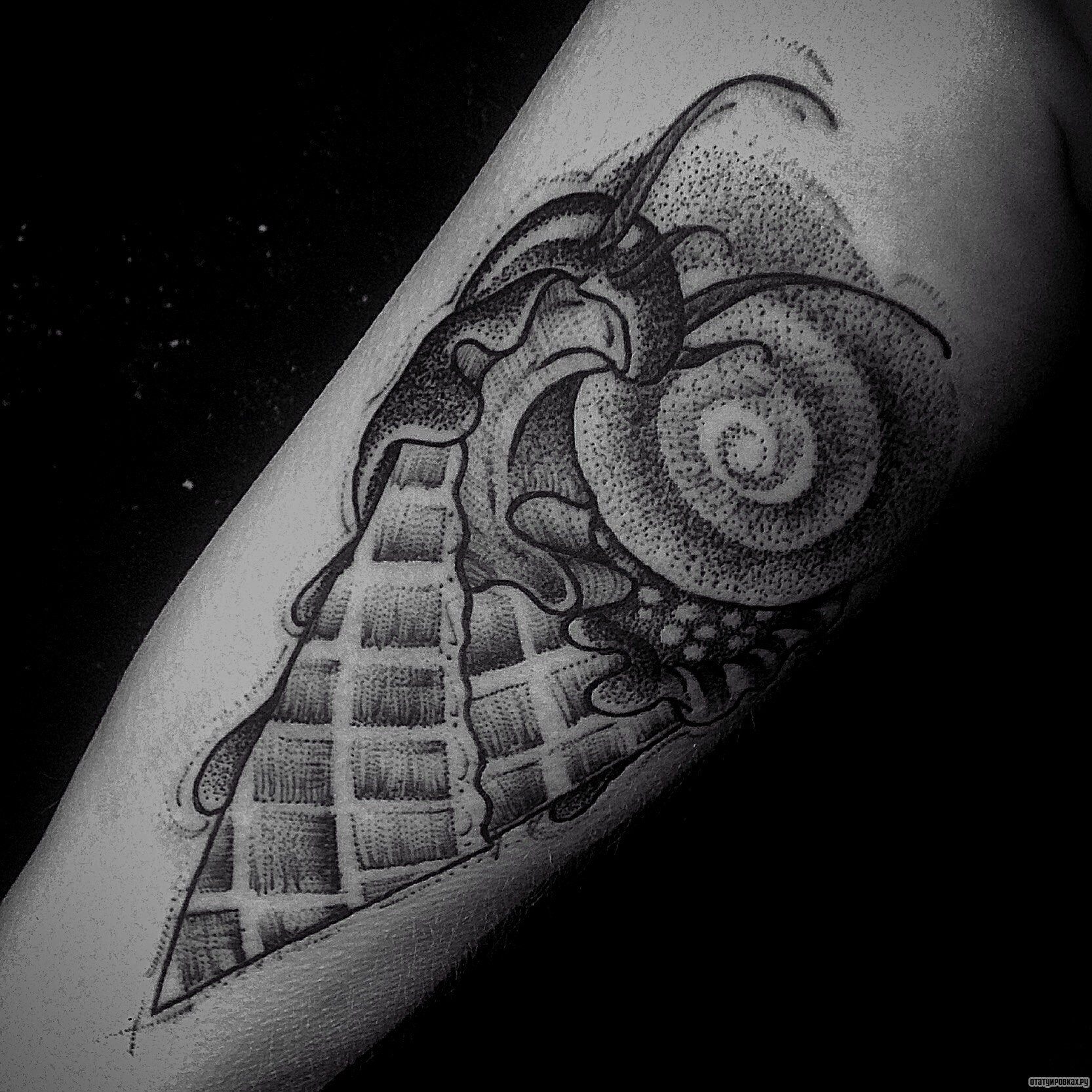Фотография татуировки под названием «Улитка»