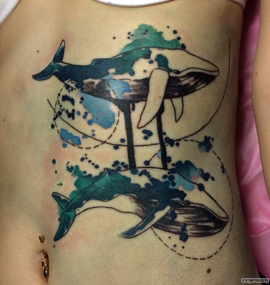 Фотография татуировки под названием «Два кита»