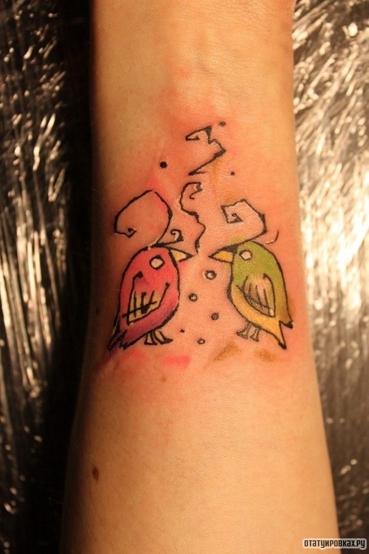 Фотография татуировки под названием «Две птички»