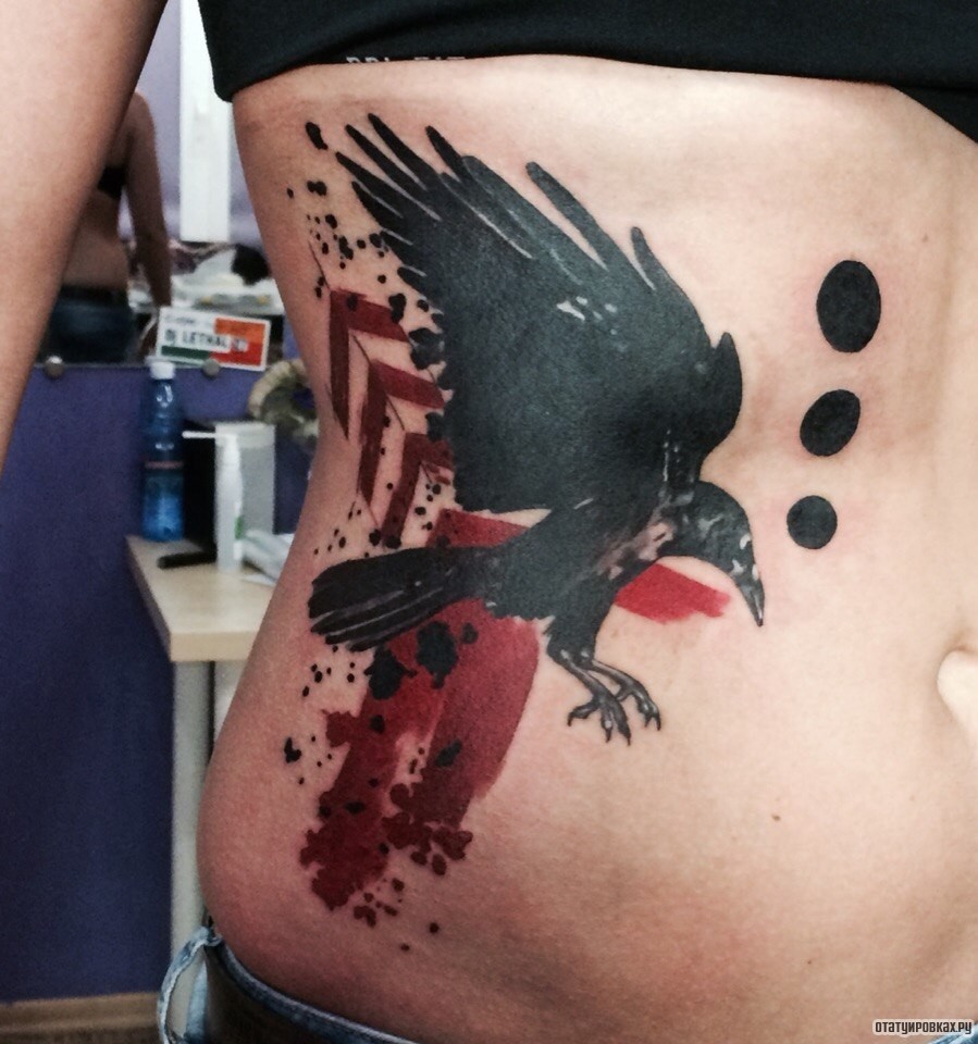 Фотография татуировки под названием «Ворона»