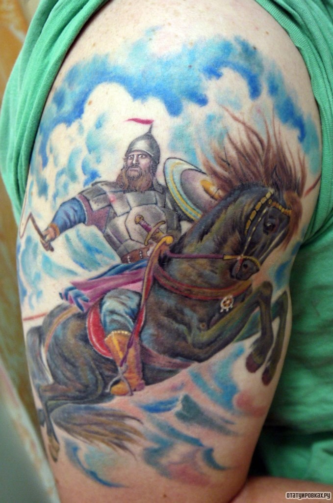 Фотография татуировки под названием «Воин всадкин на коне»