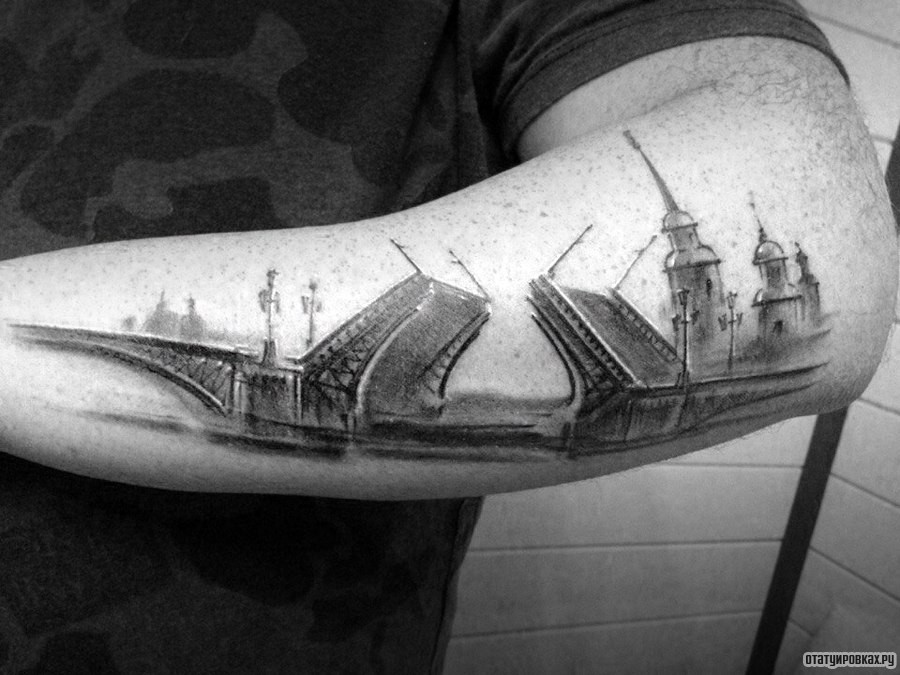 Фотография татуировки под названием «Разводные мосты»