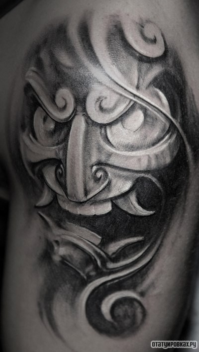 Фотография татуировки под названием «Маска»