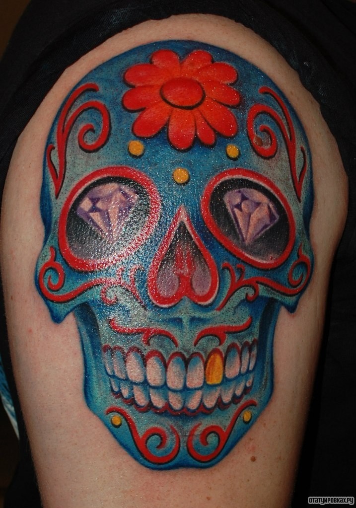 Фотография татуировки под названием «Сахарный череп»