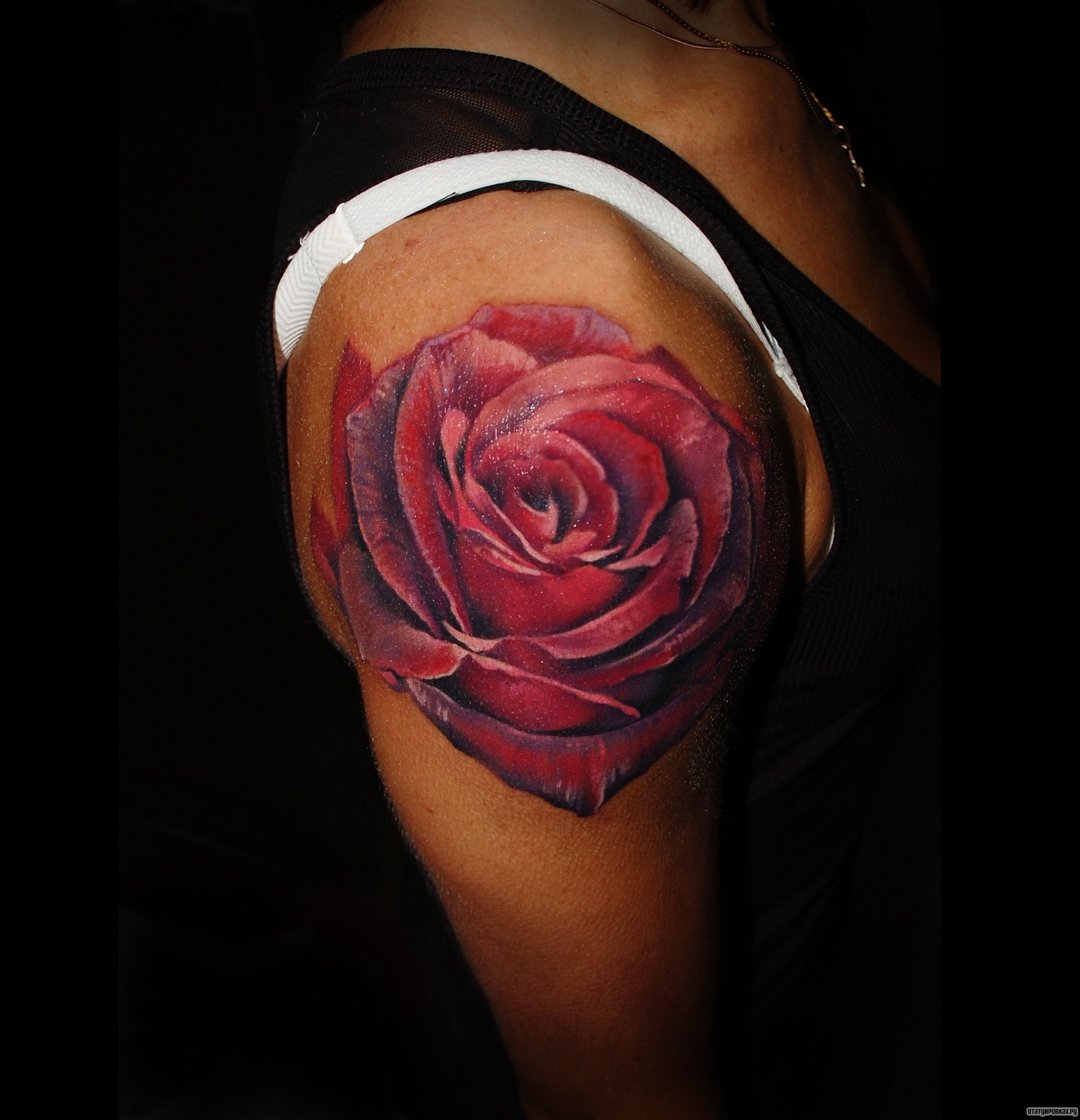 Фотография татуировки под названием «Розовый цветок розы»
