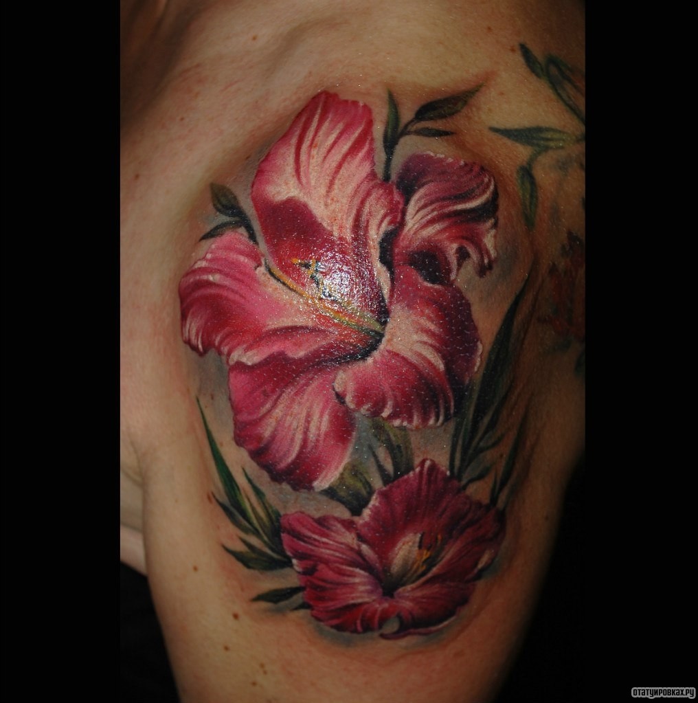 Фотография татуировки под названием «Две прекрасные лилии»