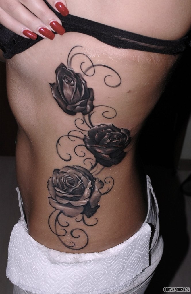 Фотография татуировки под названием «Розы как узор»
