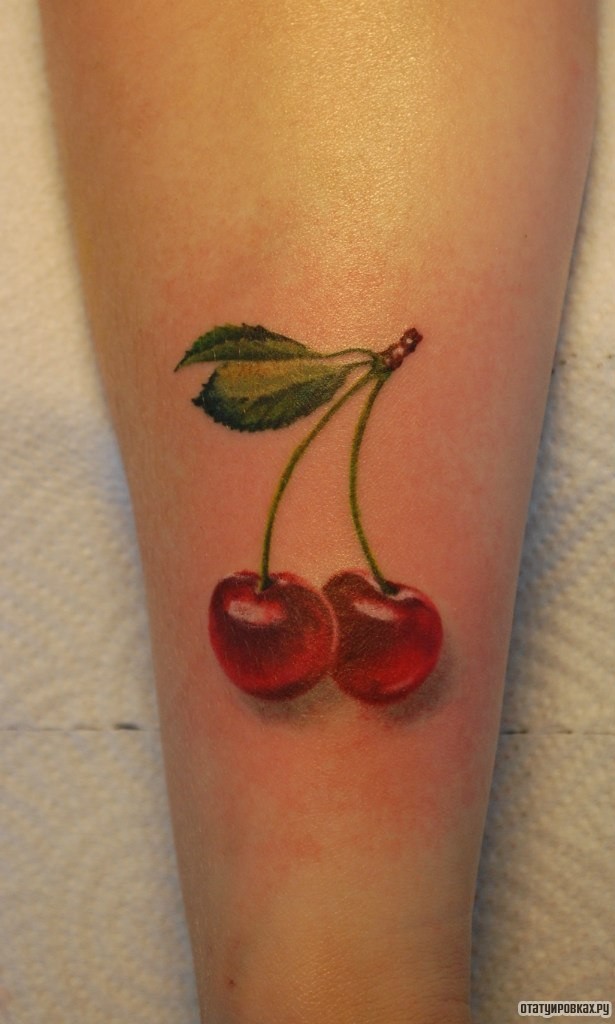 Фотография татуировки под названием «Две вишенки»