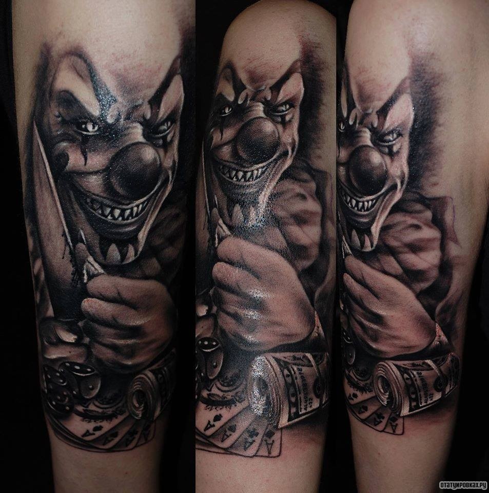 Фотография татуировки под названием «Злой клоун удача»