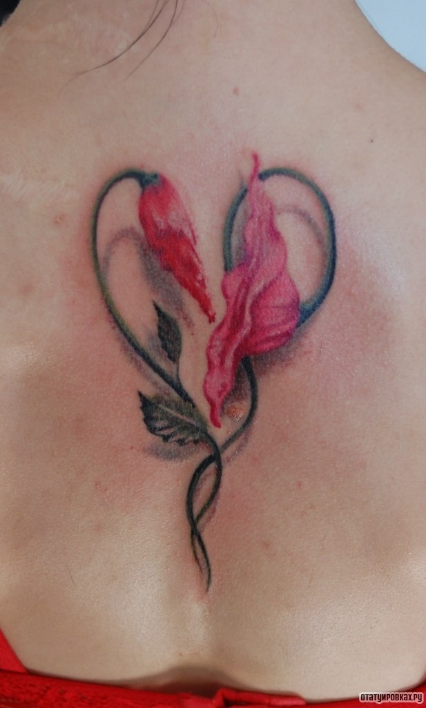 Фотография татуировки под названием «Сердечко из цветка»