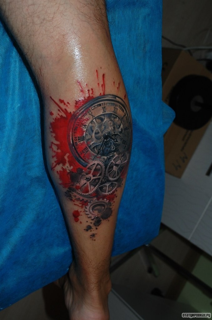 Фотография татуировки под названием «Часы и механизмы»