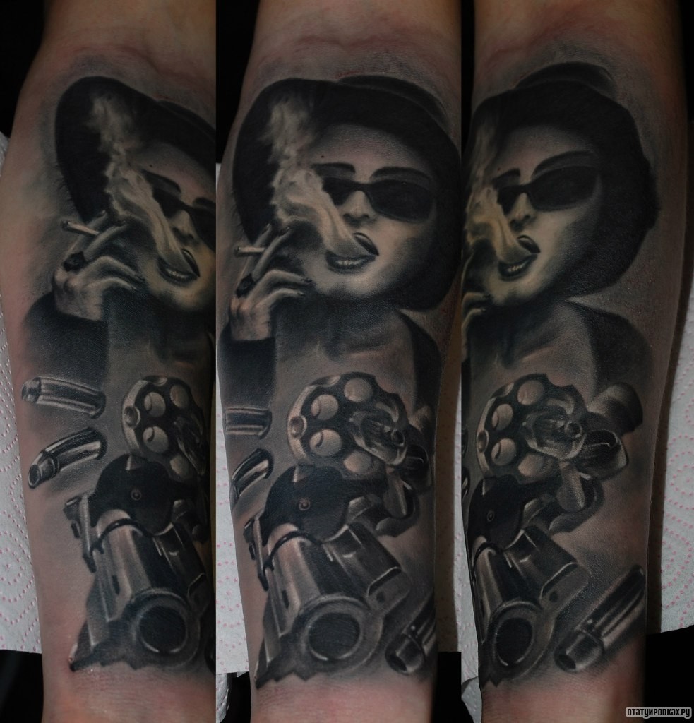 Фотография татуировки под названием «Девушка с сигаретой и пистолет»