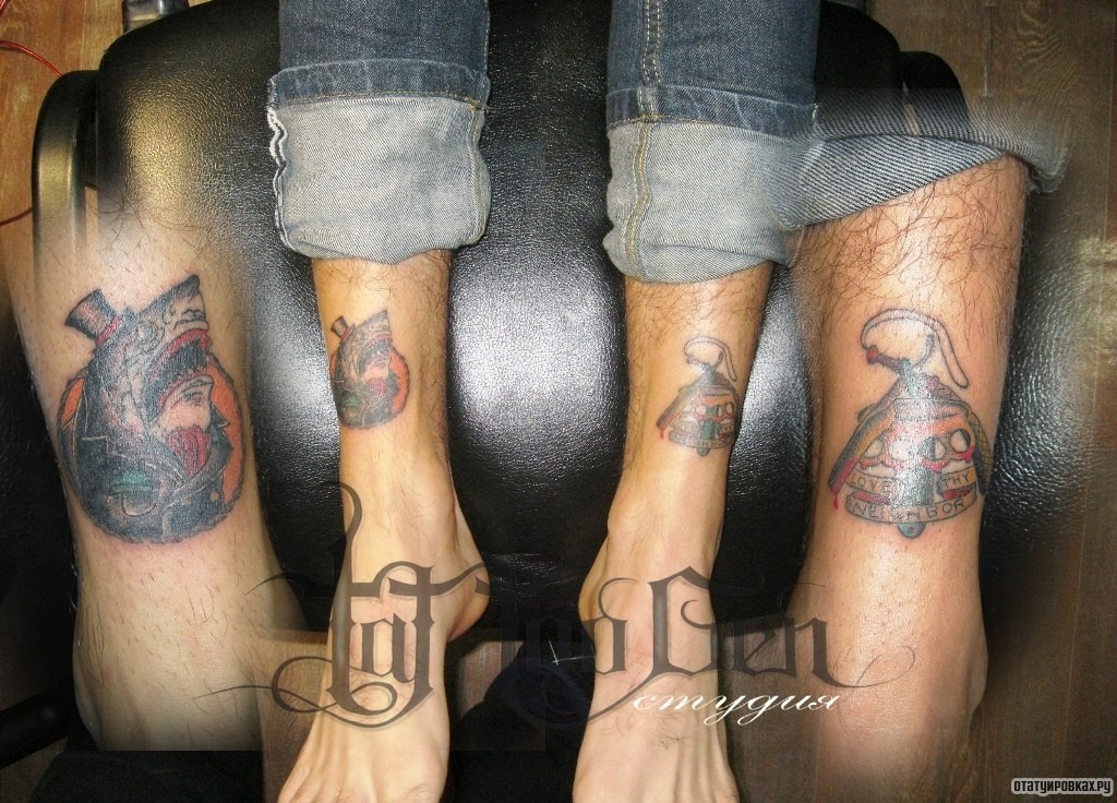 Фотография татуировки под названием «Акула, кастеты»