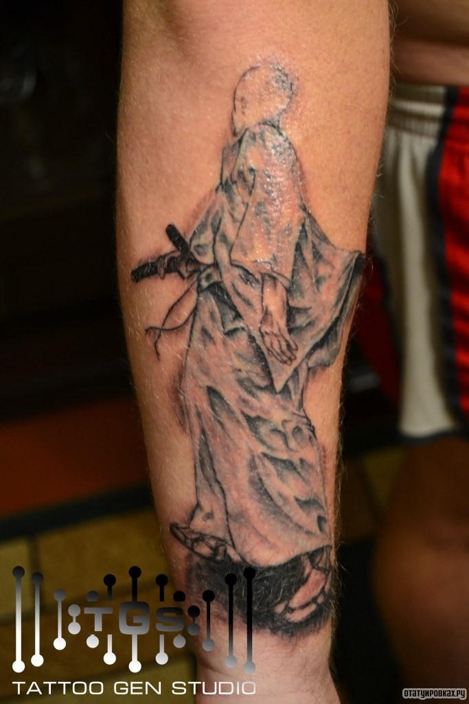 Фотография татуировки под названием «Самурай в хакама»