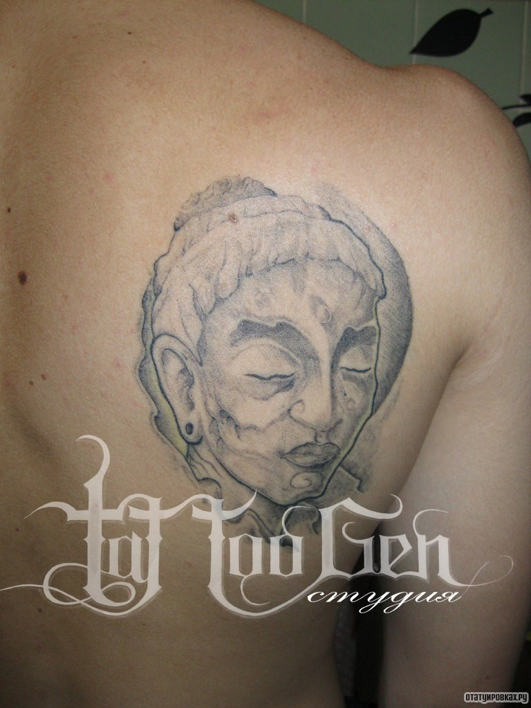 Фотография татуировки под названием «Человек будда»