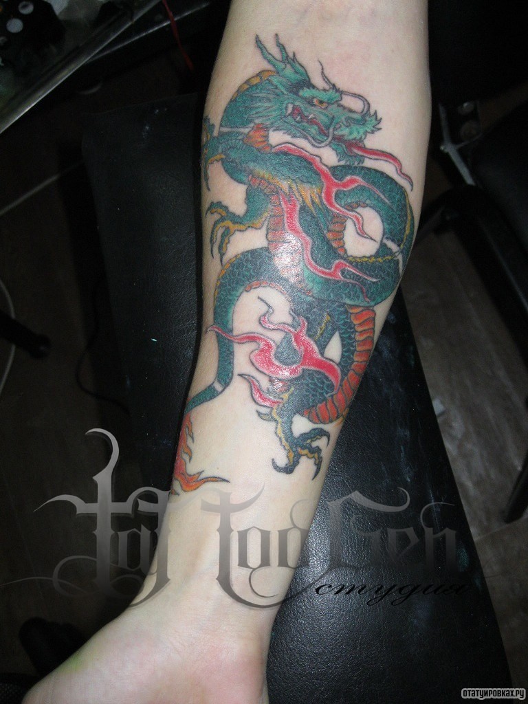 Фотография татуировки под названием «Китайский дракон»