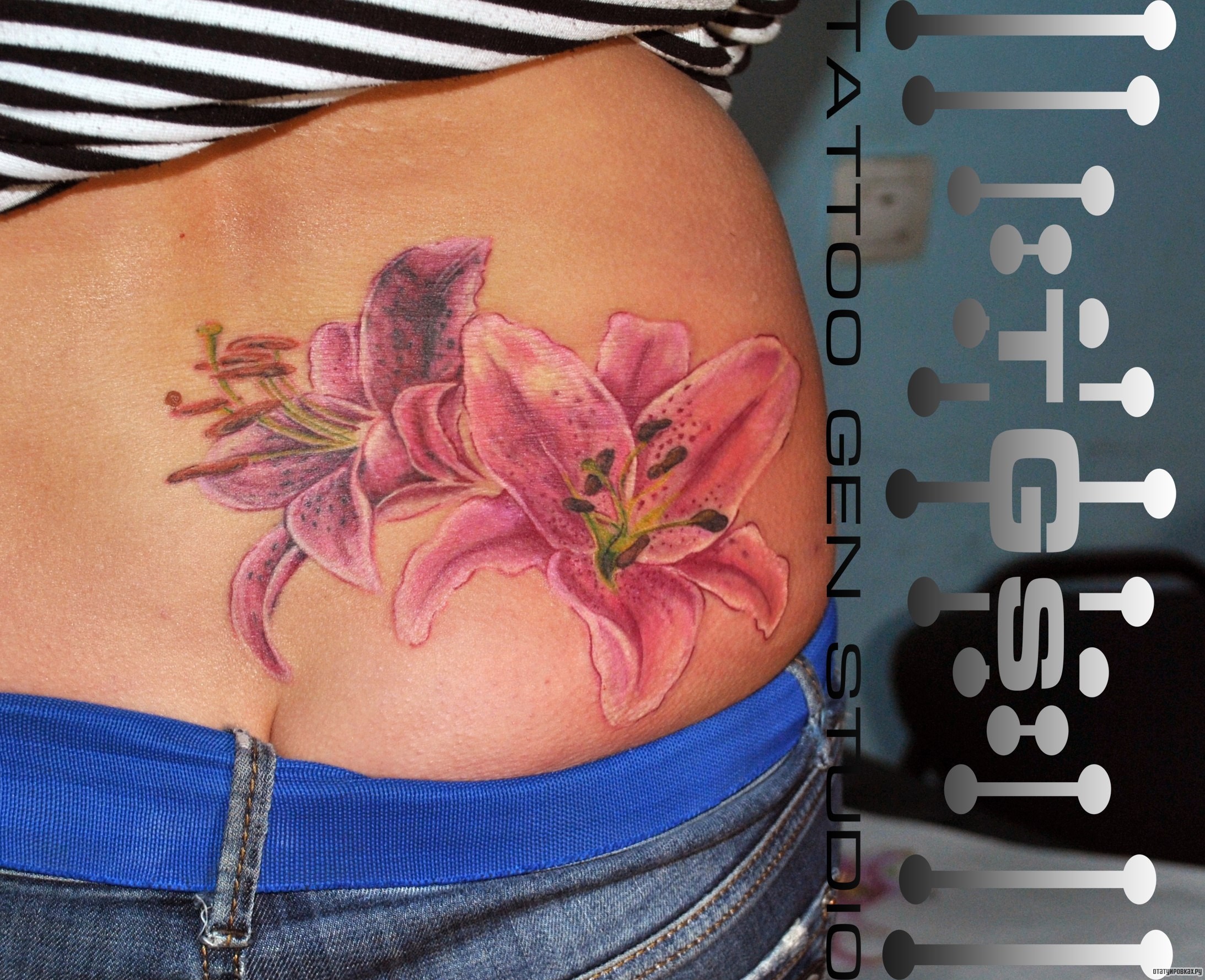 Фотография татуировки под названием «Две лилии»