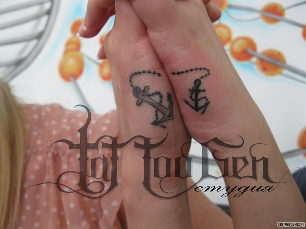 Фотография татуировки под названием «Два якоря»
