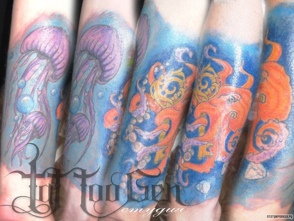 Фотография татуировки под названием «Оренжевый осьминог»
