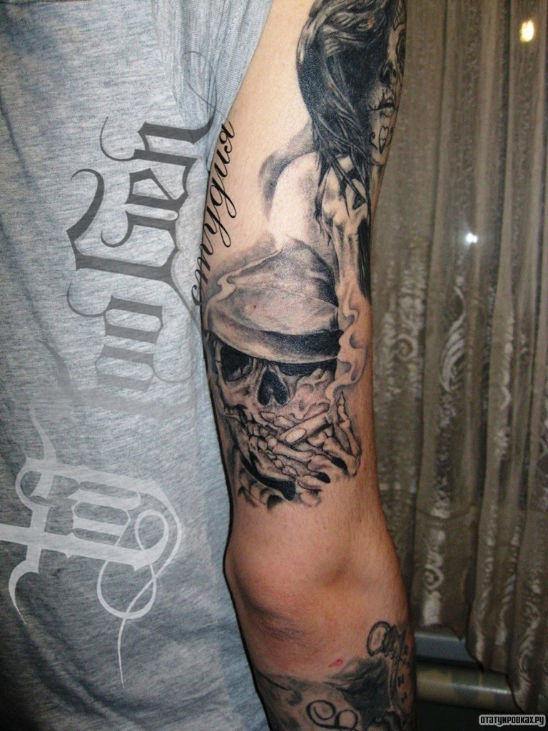 Фотография татуировки под названием «Череп»