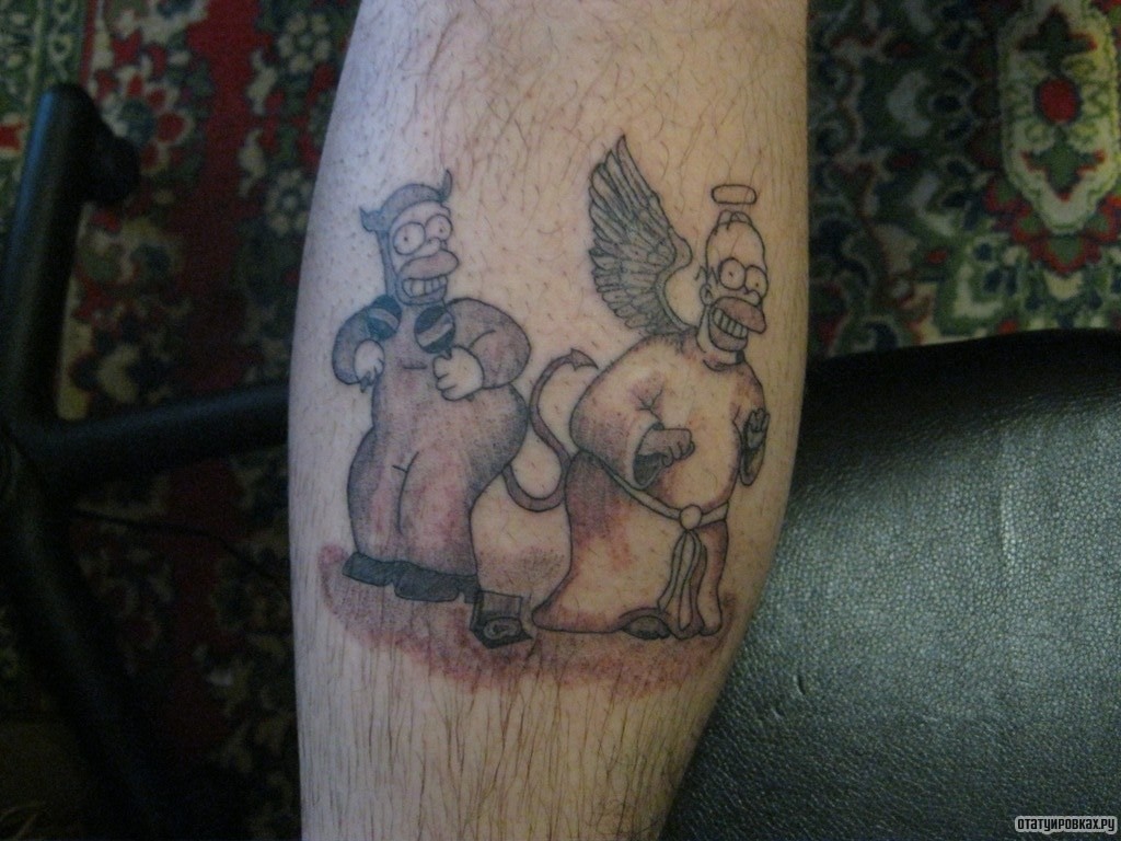 Фотография татуировки под названием «Два симпсона»
