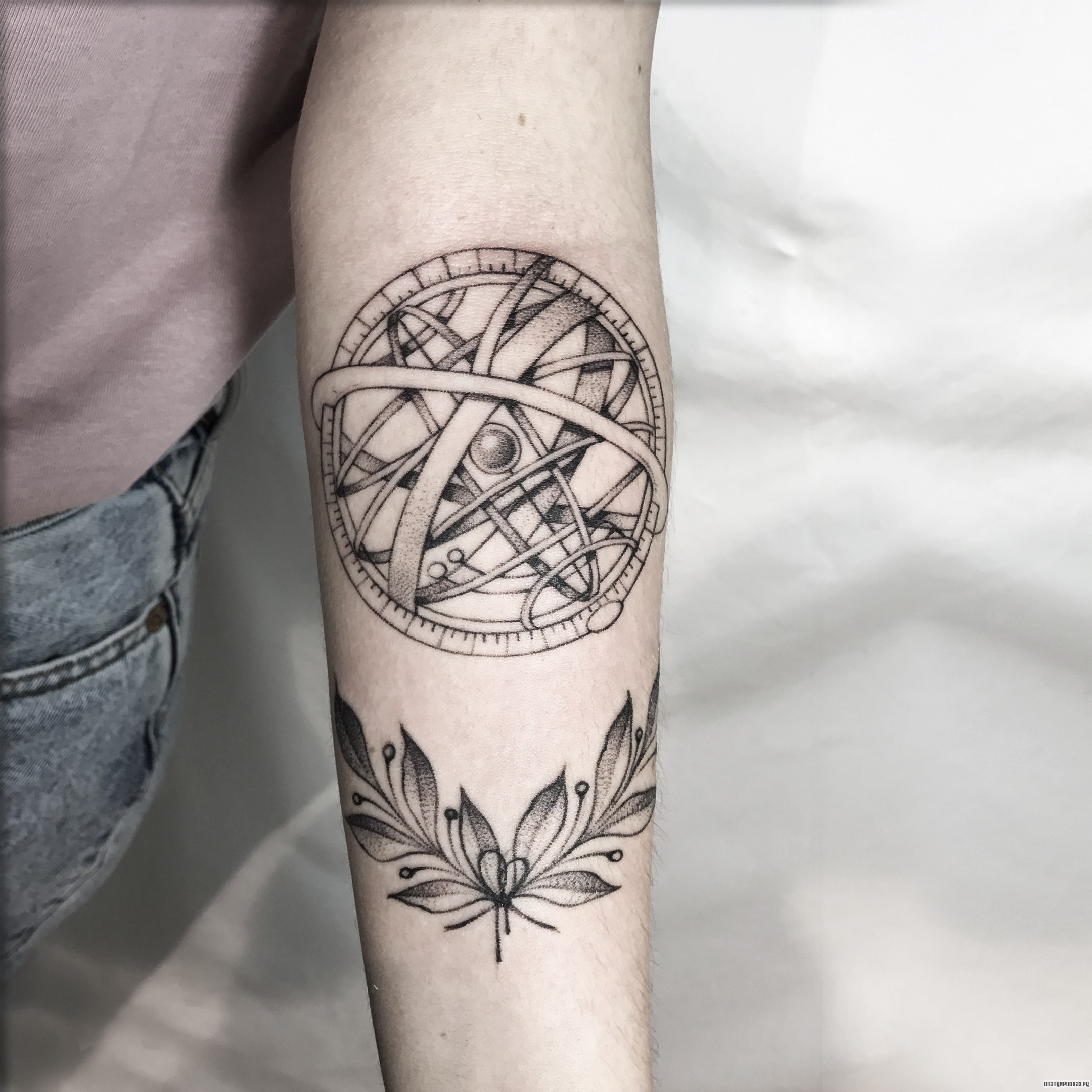 Фотография татуировки под названием «Узор с ветками»