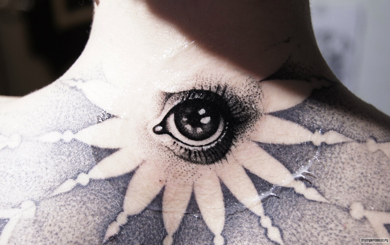 Фотография татуировки под названием «Глаз»