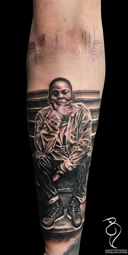 Фотография татуировки под названием «Мальчик на лавке»
