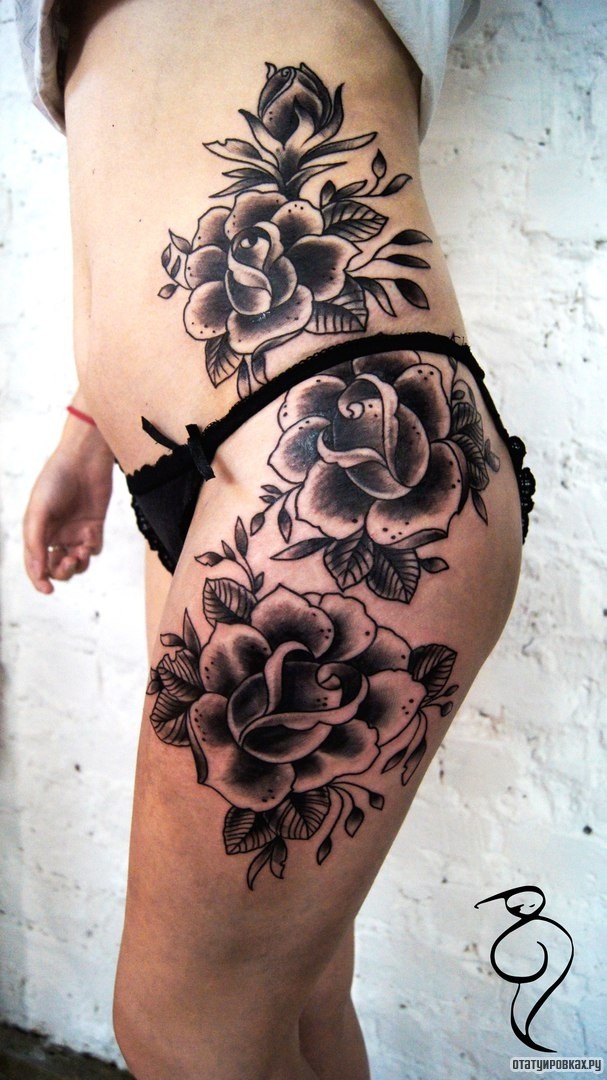 Фотография татуировки под названием «Три огромные розы»