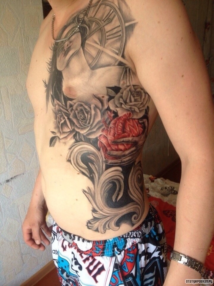Фотография татуировки под названием «Сердце, розы, часы, узор, девушка»